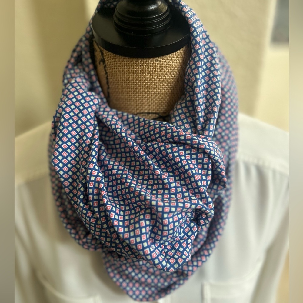 American Eagle Infinity Scarf Blue and Pink Geometric Pattern Scarf
